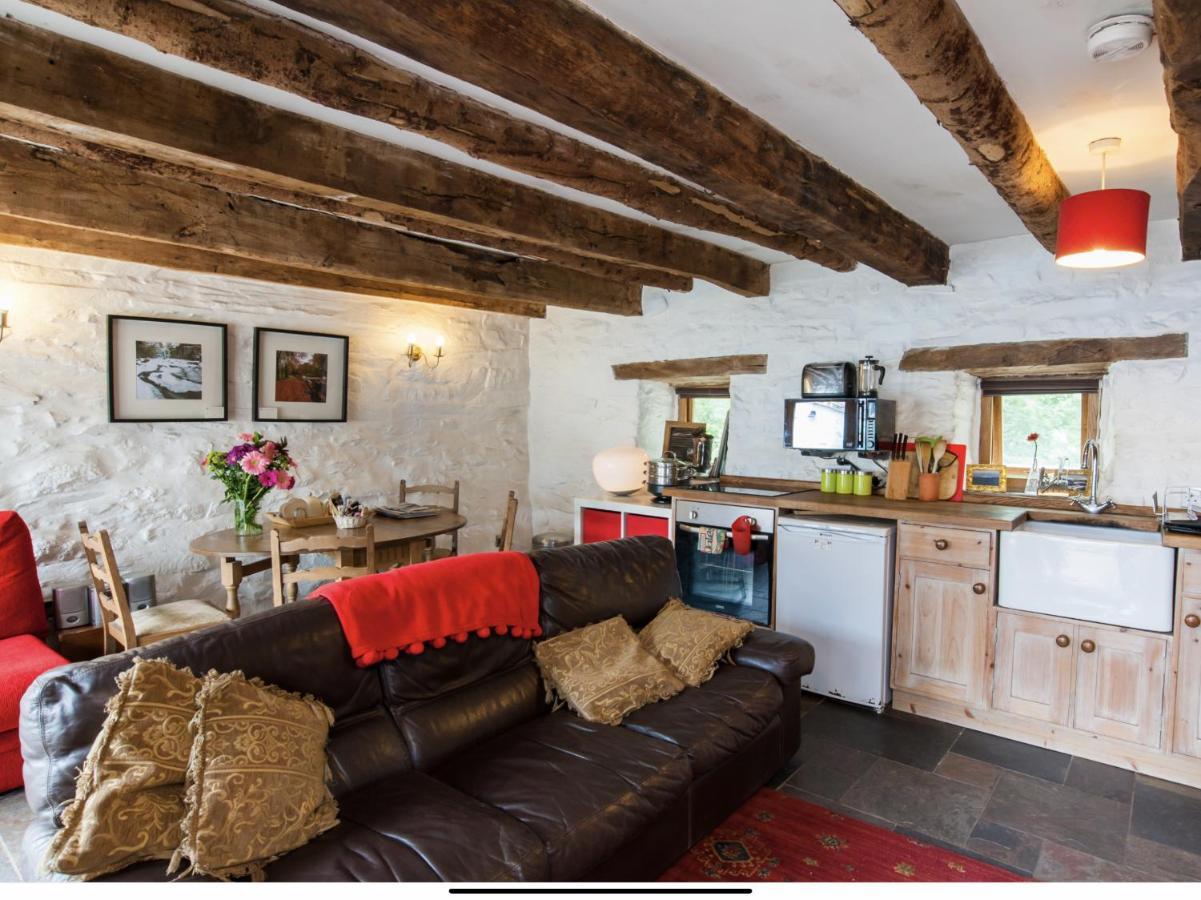 Ty Fferm Hen, Ancient Farmhouse, Coity Bach Talybont-on-Usk Bagian luar foto