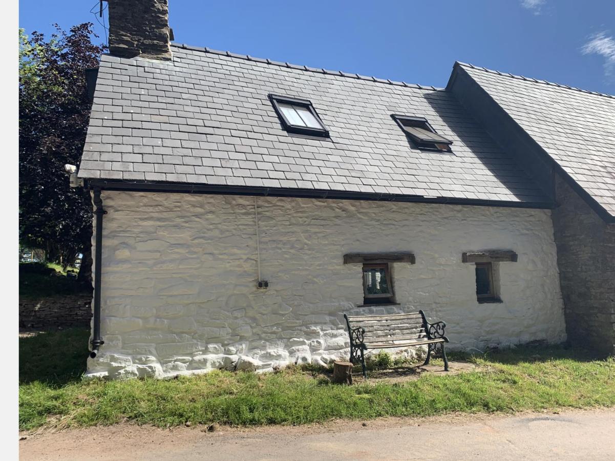 Ty Fferm Hen, Ancient Farmhouse, Coity Bach Talybont-on-Usk Bagian luar foto