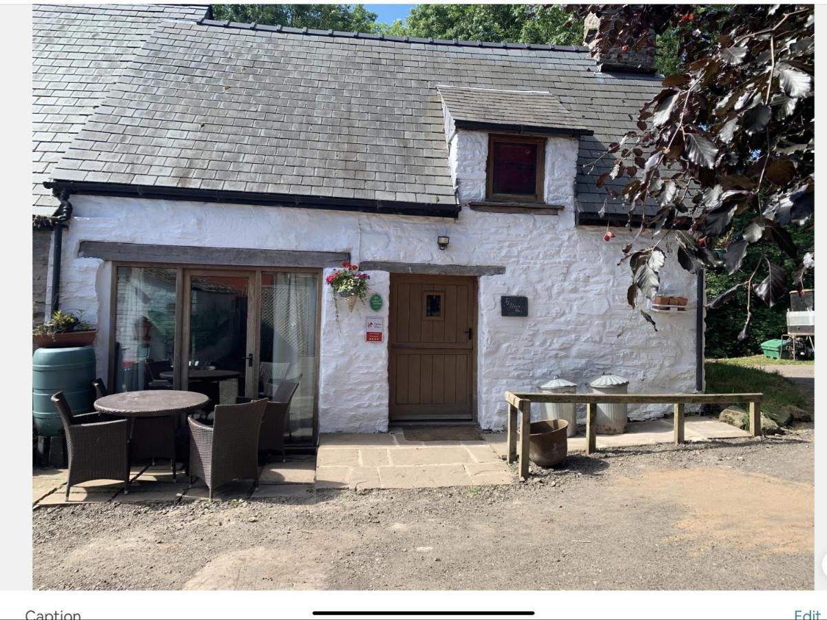 Ty Fferm Hen, Ancient Farmhouse, Coity Bach Talybont-on-Usk Bagian luar foto