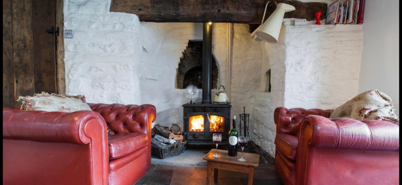 Ty Fferm Hen, Ancient Farmhouse, Coity Bach Talybont-on-Usk Bagian luar foto
